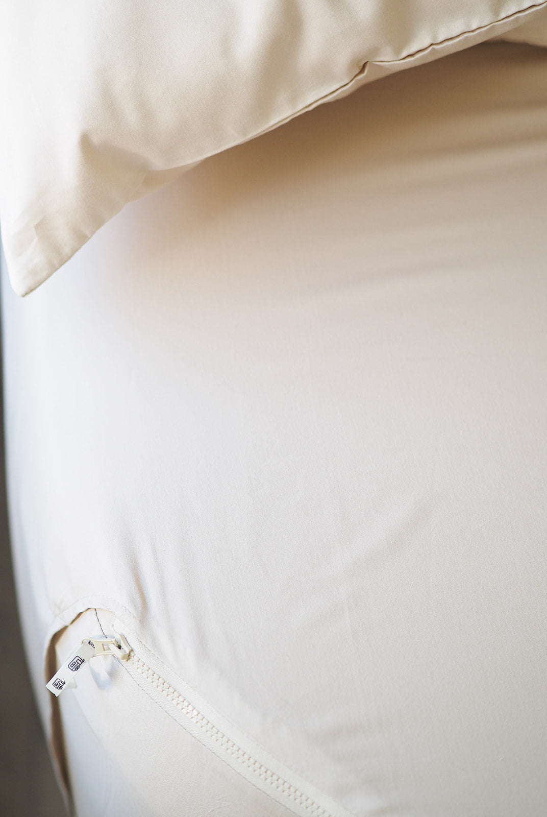 Corner and Zip detail on Dune Caravan sheet set
