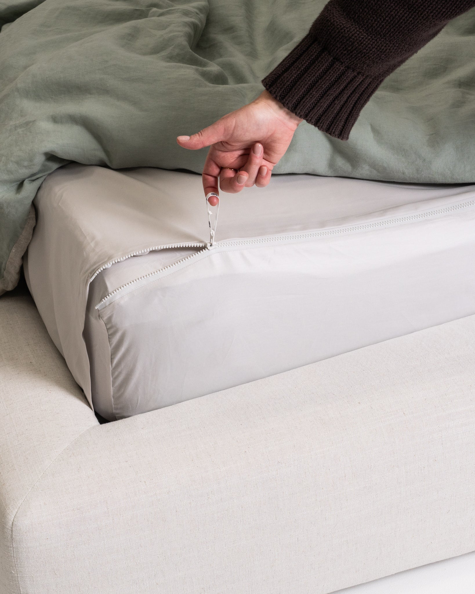 Zip detail square foot end sheet set
