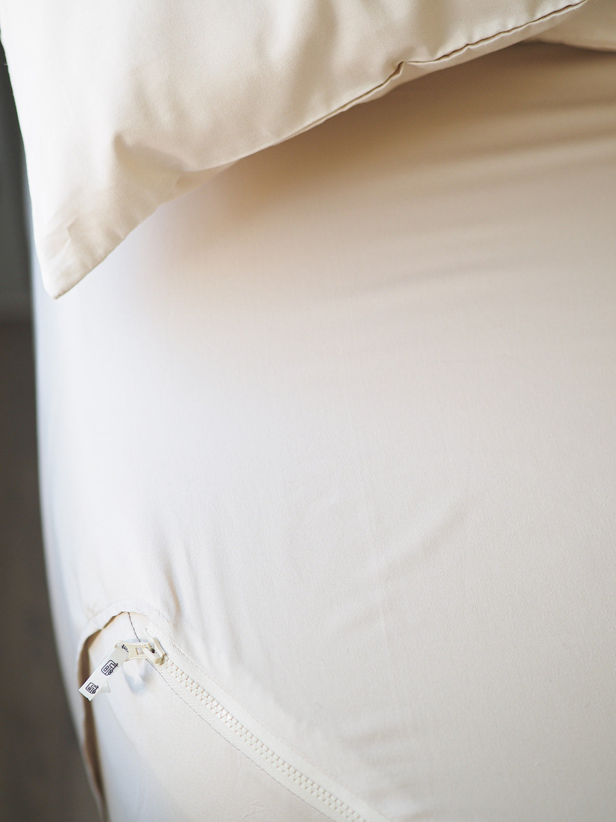 Corner and Zip detail on Dune Caravan sheet set